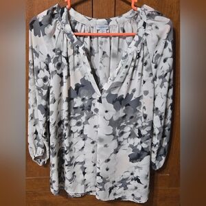 Paraphrase Gray and White Pleated Blouse with Notched Collar